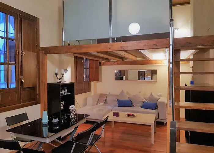 Hotel cerca del colegio: Feria Palace Apartment